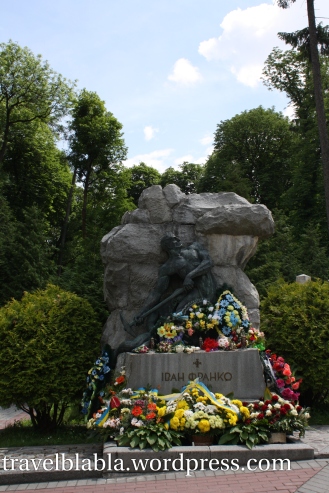 grób-Ivana-franko-cmentarz-łyczakowski-we-Lwowie