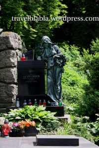 grób-na-cmentarzu-łyczakowskim-we-Lwowie